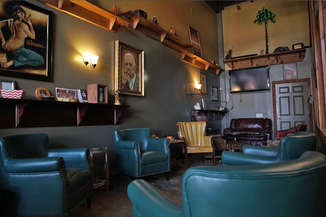 Cigar bar lounge area in Rochester, NY | Santiago Cigar Shop